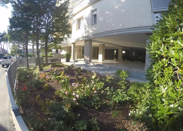 Flat With Sea View Balcony In