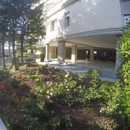 Flat With Sea View Balcony In
