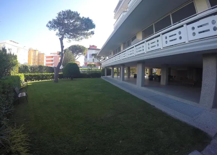 Flat With Sea View Balcony In